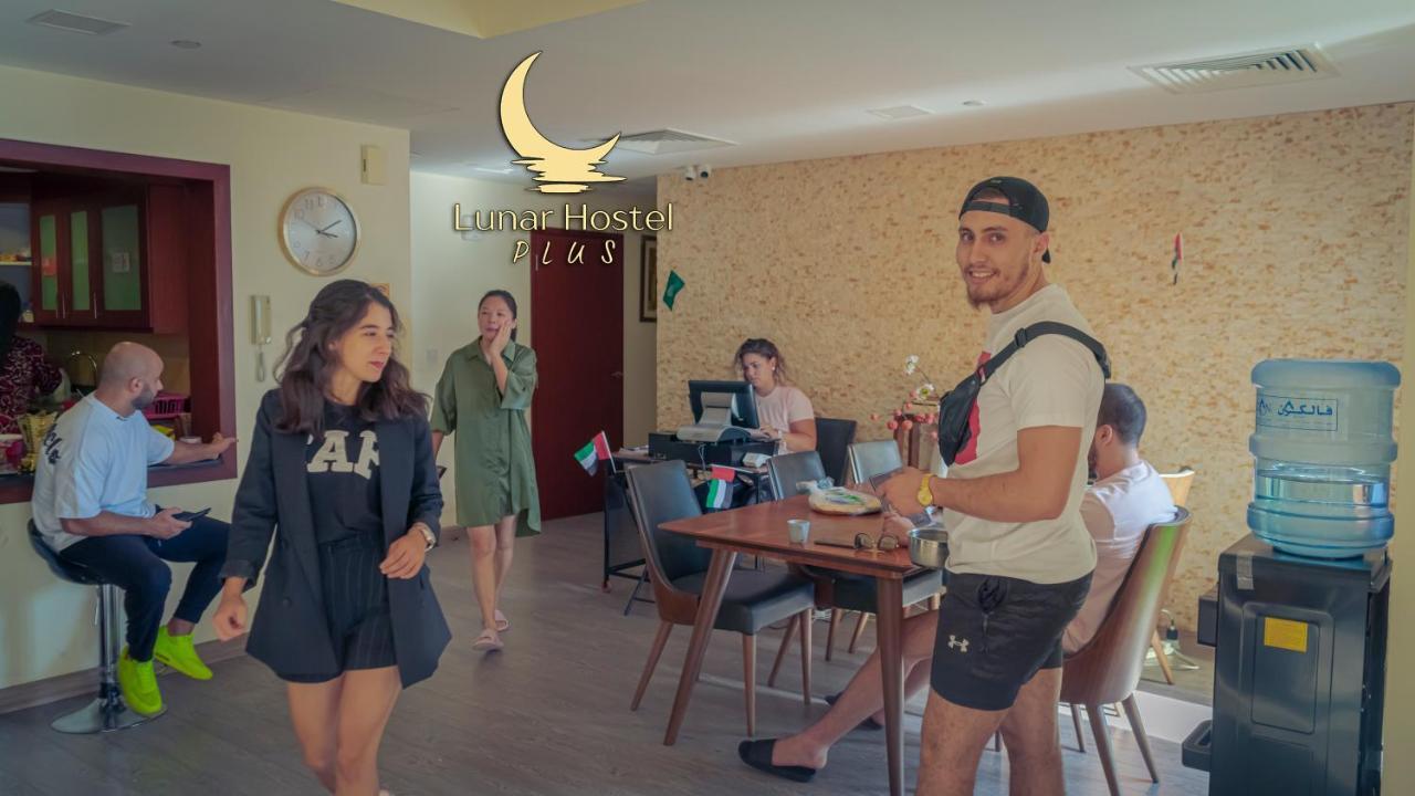 Lunar Hostel Plus Dubai Exteriör bild