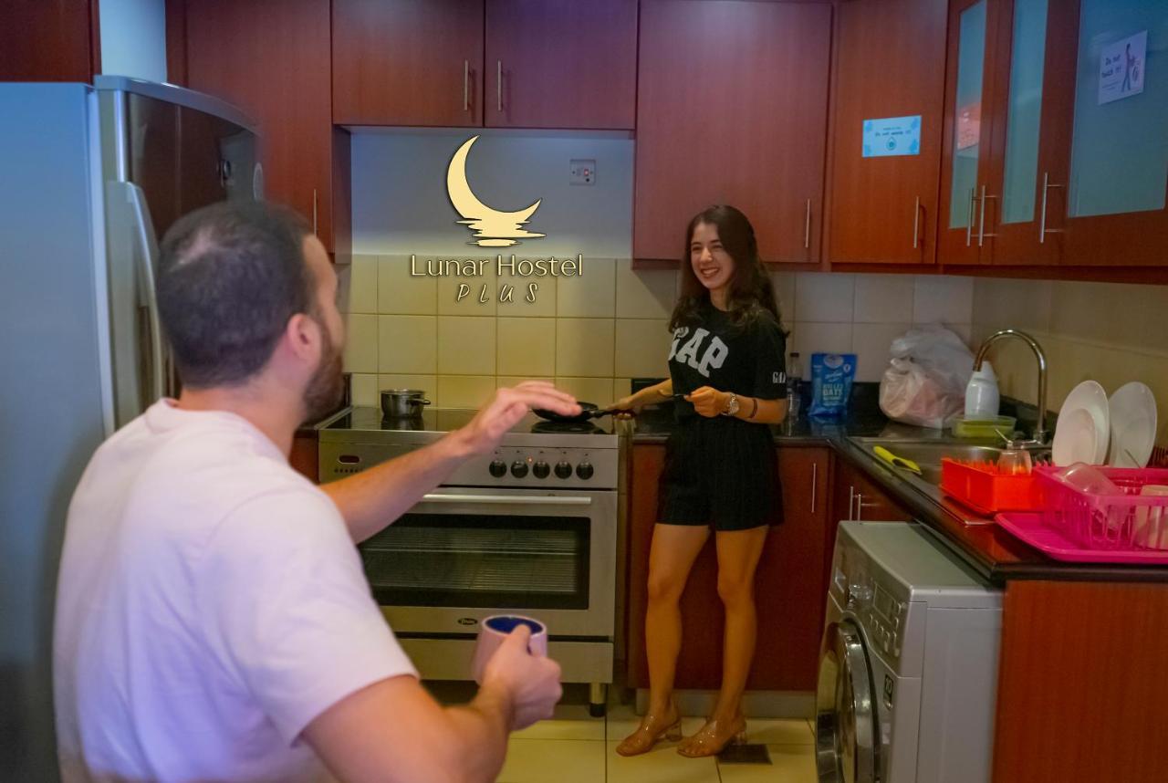 Lunar Hostel Plus Dubai Exteriör bild